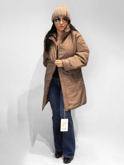 Dwustronna brązowa kurtka damska pikowana z odpinanym kapturem plus size
