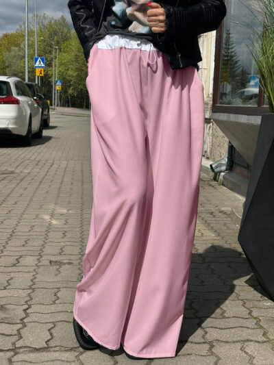 różowe spodnie z wiskozy z szeroką nogawką